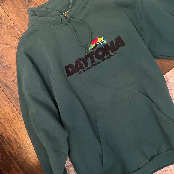 NWT Daytona NASCAR Overwear Sweater Size M - Picture 4 of 4
